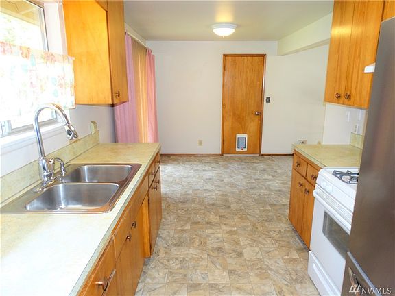 4th image of 7121 149th St E