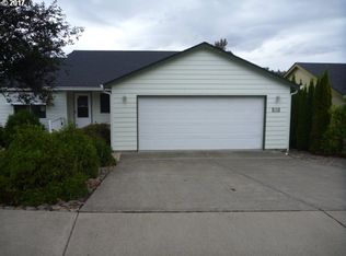 195 SE Lebleu Ln, Winston, OR 97496