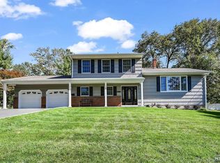 164 Sibbald Dr, Park Ridge, NJ 07656