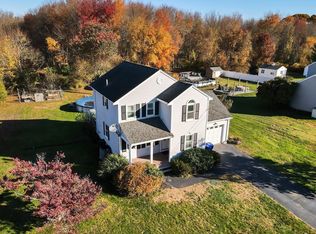 20 Black Pond Ln, Taunton, MA 02780