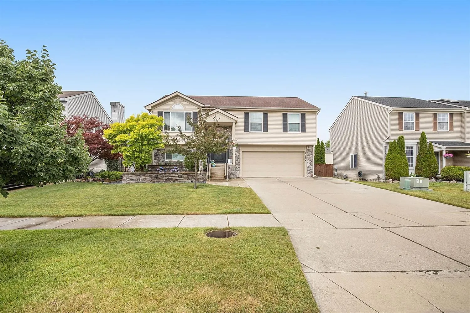 7214 Hogan Dr photo 1