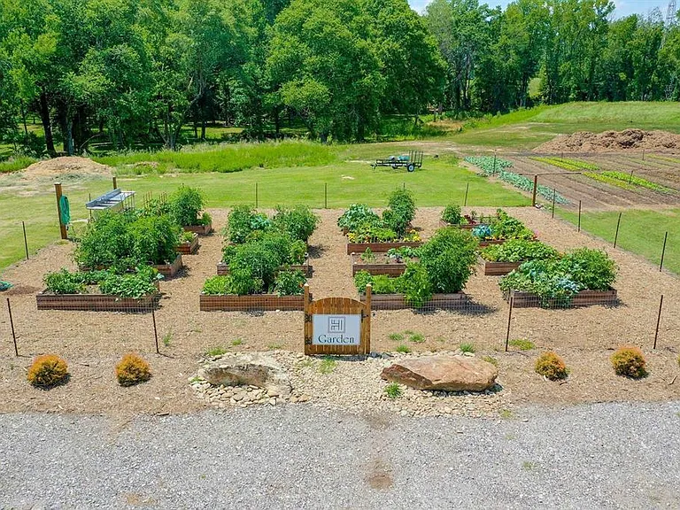 205 Bowman Rd — Photo 17