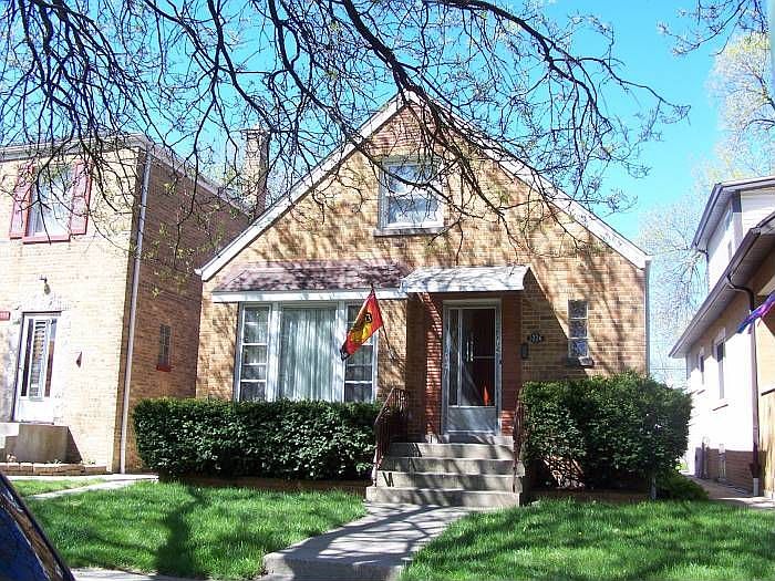 4 Bedroom 2 Bath English