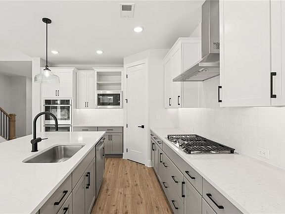 7th image of this home
