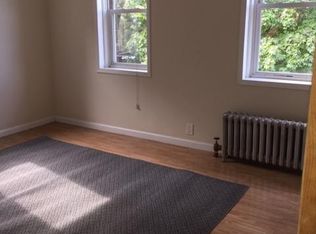 13 S 8th St, New Hyde Park, NY 11040