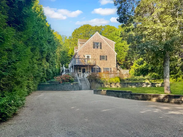 22 Old Lighthouse Rd, Tisbury, MA 02568