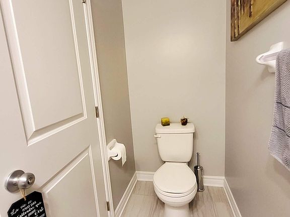 5th image of 308 Fergus Cres