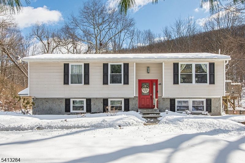 1st image of 46 Vail Dr