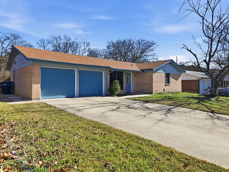 1403 Little St — Photo 4