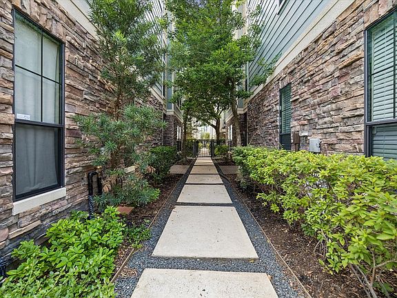 2nd image of 1110 W 25th St