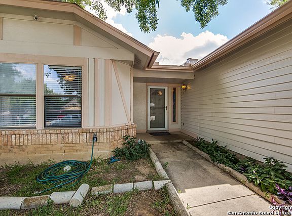 3rd image of 262 Burlington Dr