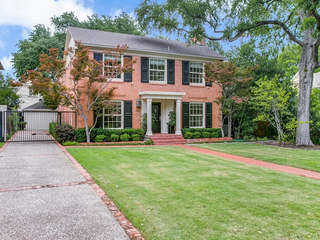 4 bed, 4.5 bath, 4166 sqft, $12,000 — Photo 2
