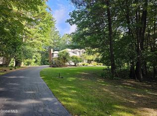 9 Spruce Run, East Greenbush, NY 12061