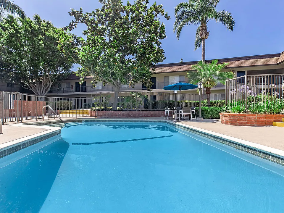 Huntington Highlander Apartment Homes
