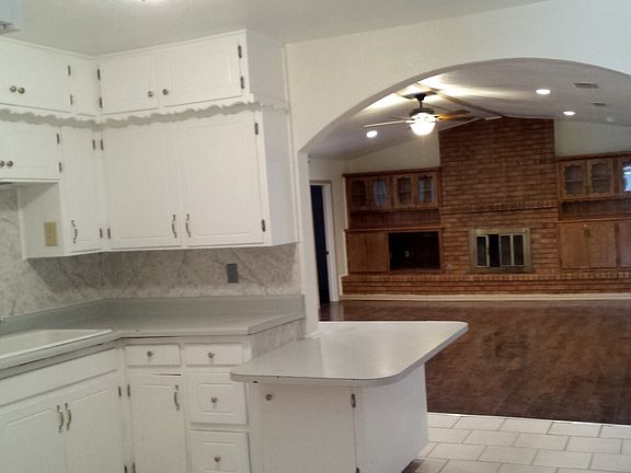 3rd image of 219 Cherry Ave