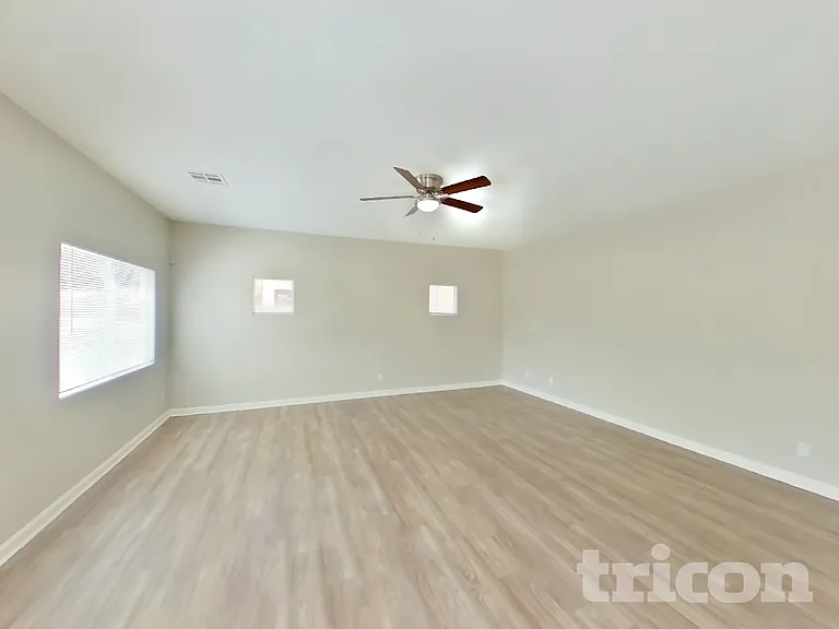 717 Horse Stable Ave — Photo 2