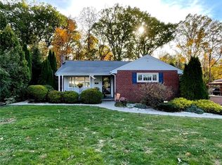 116 Turnpike Dr, Irwin, PA 15642