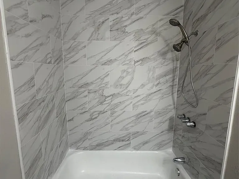 1314 Bernard St — Photo 11