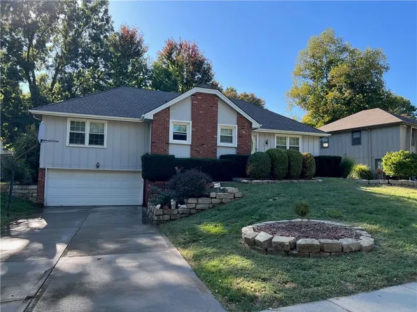 10517 W 54th St, Shawnee, KS 66203