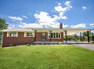 150 Greenway Dr, Christiansburg, VA 24073