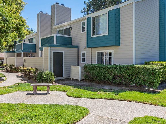 Canyon Creek Apartments Grounds