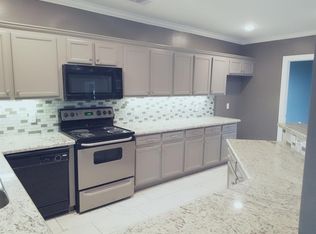 120 Bolster St, Baytown, TX 77520