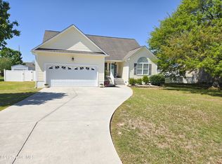 409 Moss Springs Dr, Swansboro, NC 28584