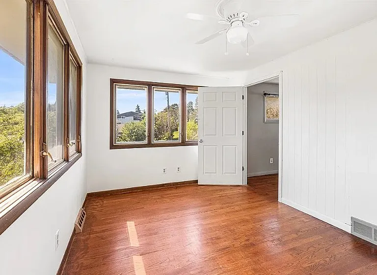 1138 N Glencove Rd — Photo 15