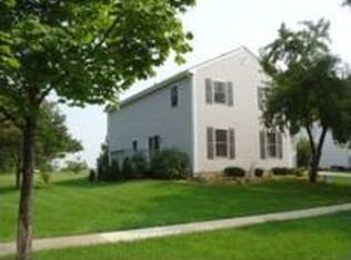 139 N Walnut Ln, Schaumburg, IL 60194