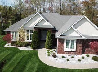 32 Parkside Ct, Batesville, IN 47006