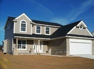 1083 Riverside St, Milford, MI 48381