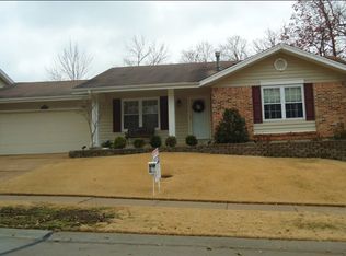 202 Shadyoak Dr, Ballwin, MO