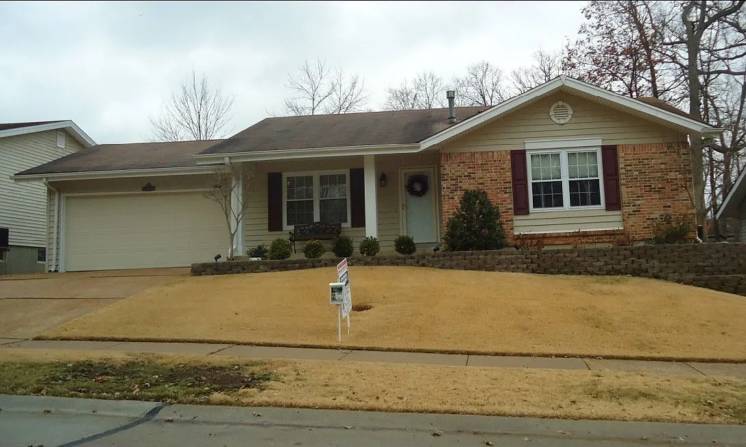 202 Shadyoak Dr photo 1
