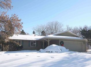 501 Del Rio Dr, Chanhassen, MN 55317