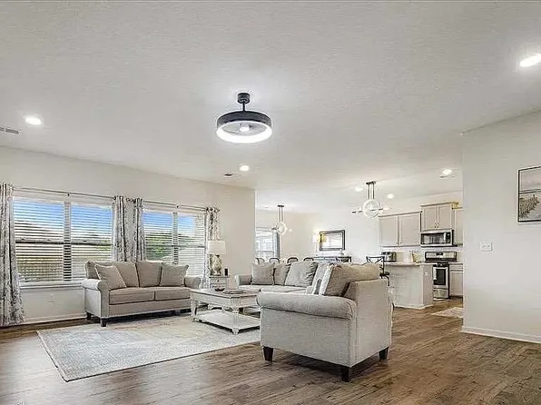 55 Redford Ln, Oakland, TN 38060