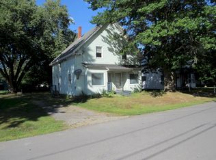 7 Gray St, Madison, ME 04950