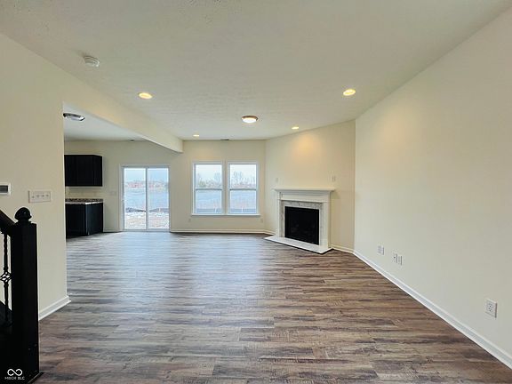 4th image of 2346 N Liberty Lakes Dr