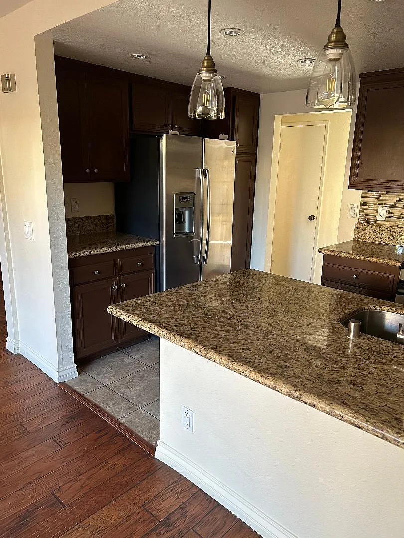 3 bed, 2.5 bath, 1467 sqft, $3,500 — Photo 3