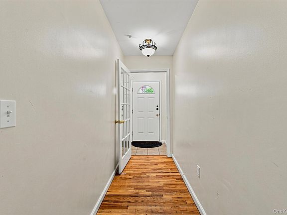 3rd image of 7 Elm Street #112