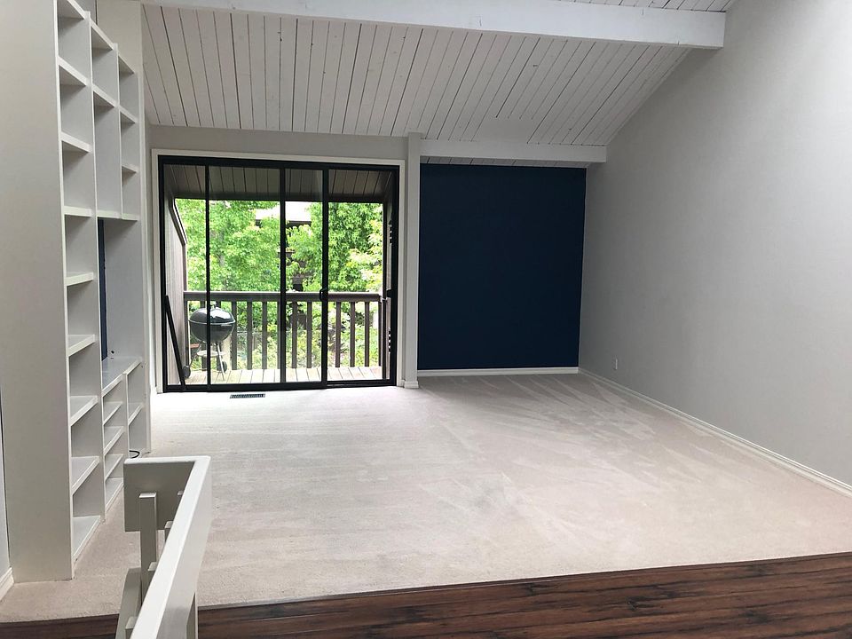 Living Room with outdoor deck