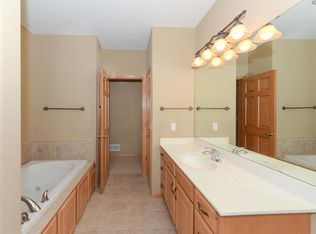 1433 Whitecap Ln, Waconia, MN 55387