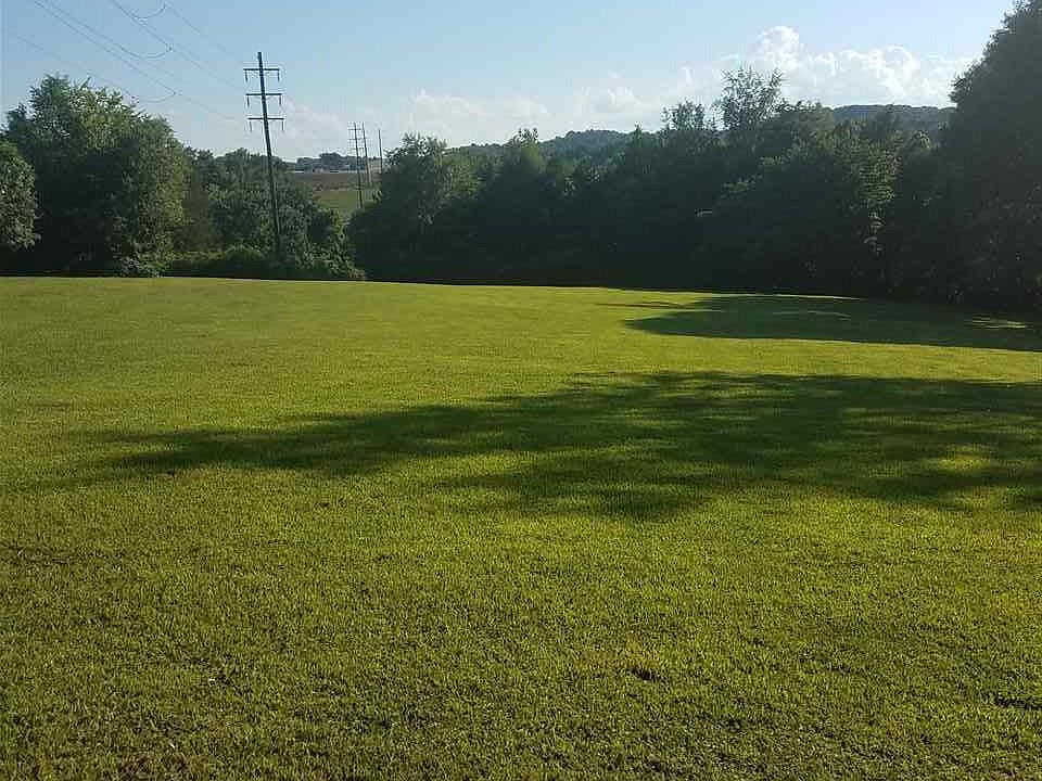 2nd image of Lakewood Dr