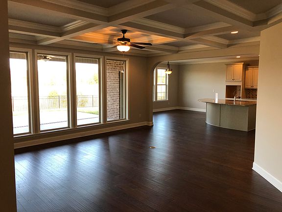 4th image of English Ivy Ln Lot 190