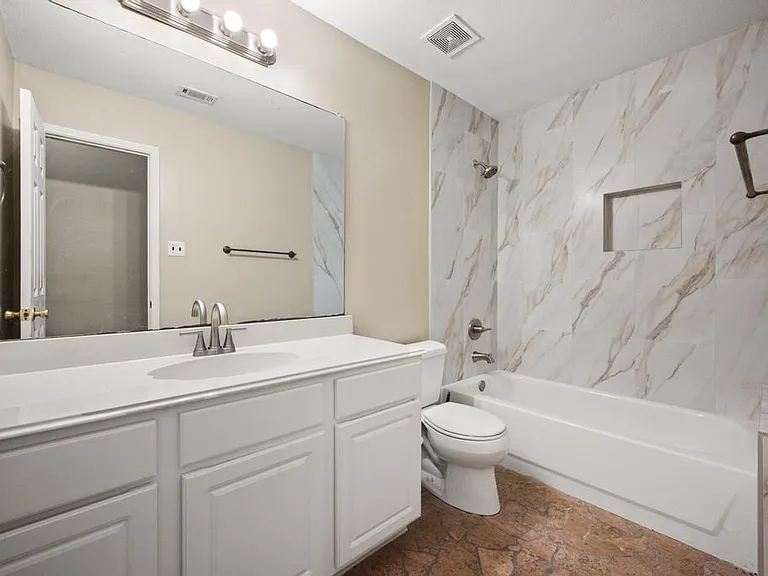 7700 Glenoaks Dr — Photo 21