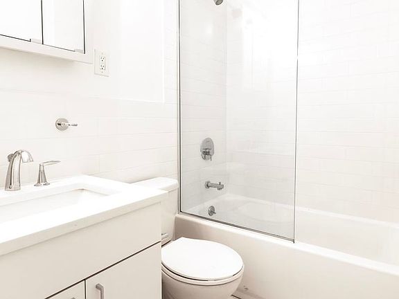 4th image of 160 W 73rd St #E11