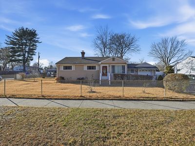 744 Bradley Rd, Springfield, MA, 01109