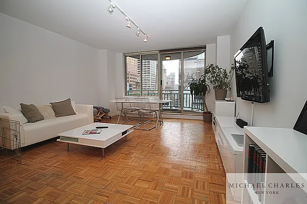 Rented by Michael Charles New York | media 1