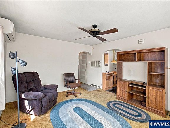 5th image of 1120-1124 SE Sherman St