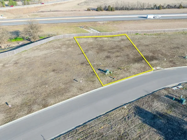 913 N Speyside Cir, Andover, KS 67002