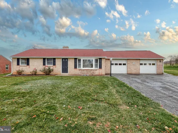 8144 Orchard Rd, Thomasville, PA 17364